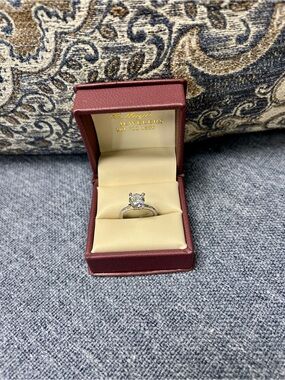 Cubic Zirconia Engagement ring